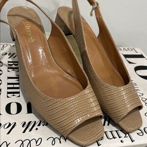 J. Renee` Open Toe Heels Buckle Slingback Neutral Color New condition Size 9 M